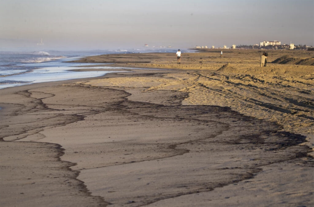 Blame game over O.C. oil spill heats up as pipeline company sues shipping firms